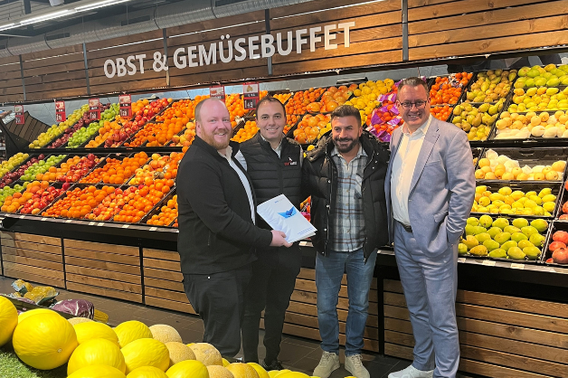 Wirtschaftsförderung Osnabrück begrüßt neu angesiedelte Unternehmen mit Willkommensmappe